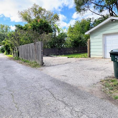 *King Bed/3Bds House Near Naval Base & 6Flags* Lejlighed Waukegan Eksteriør billede