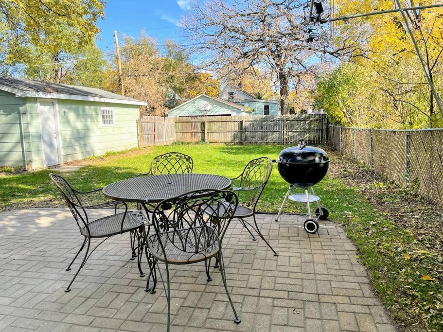 *King Bed/3Bds House Near Naval Base & 6Flags* Lejlighed Waukegan Eksteriør billede