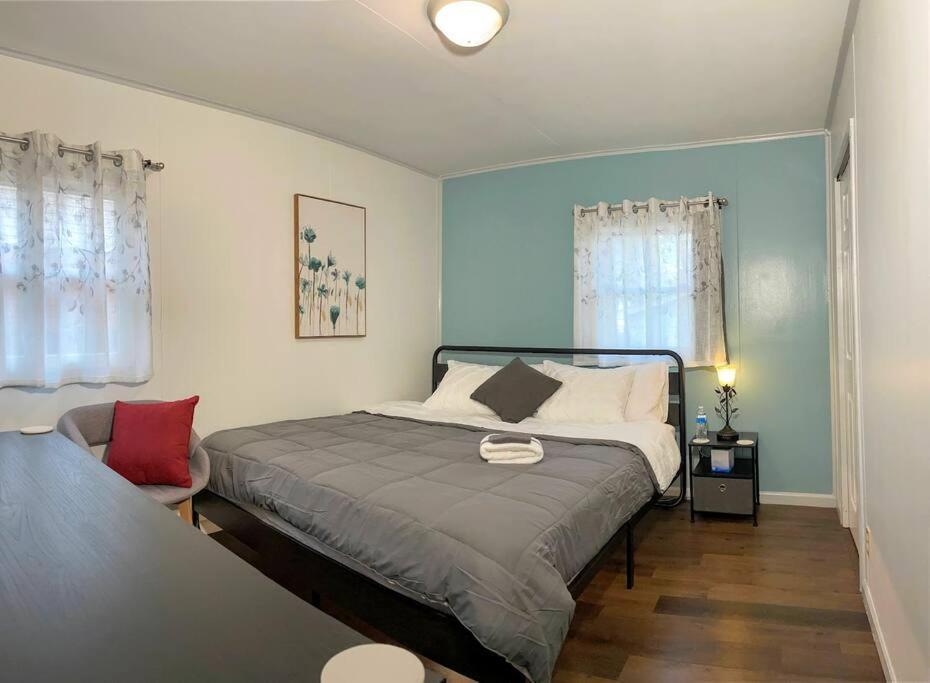 *King Bed/3Bds House Near Naval Base & 6Flags* Lejlighed Waukegan Eksteriør billede