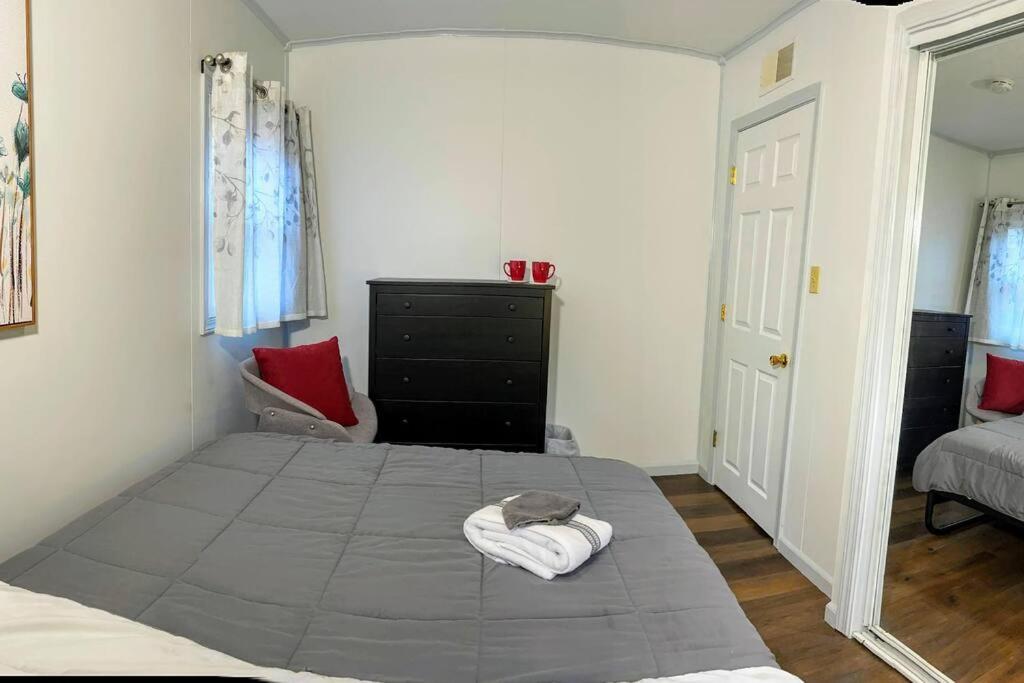 *King Bed/3Bds House Near Naval Base & 6Flags* Lejlighed Waukegan Eksteriør billede